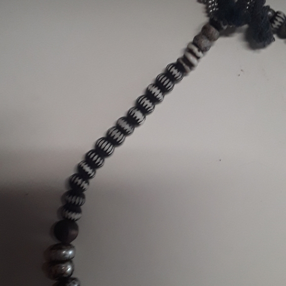 ONE OF A KIND handcrafted beautiful white jade and stainless steel necklace - Picture 3 of 13